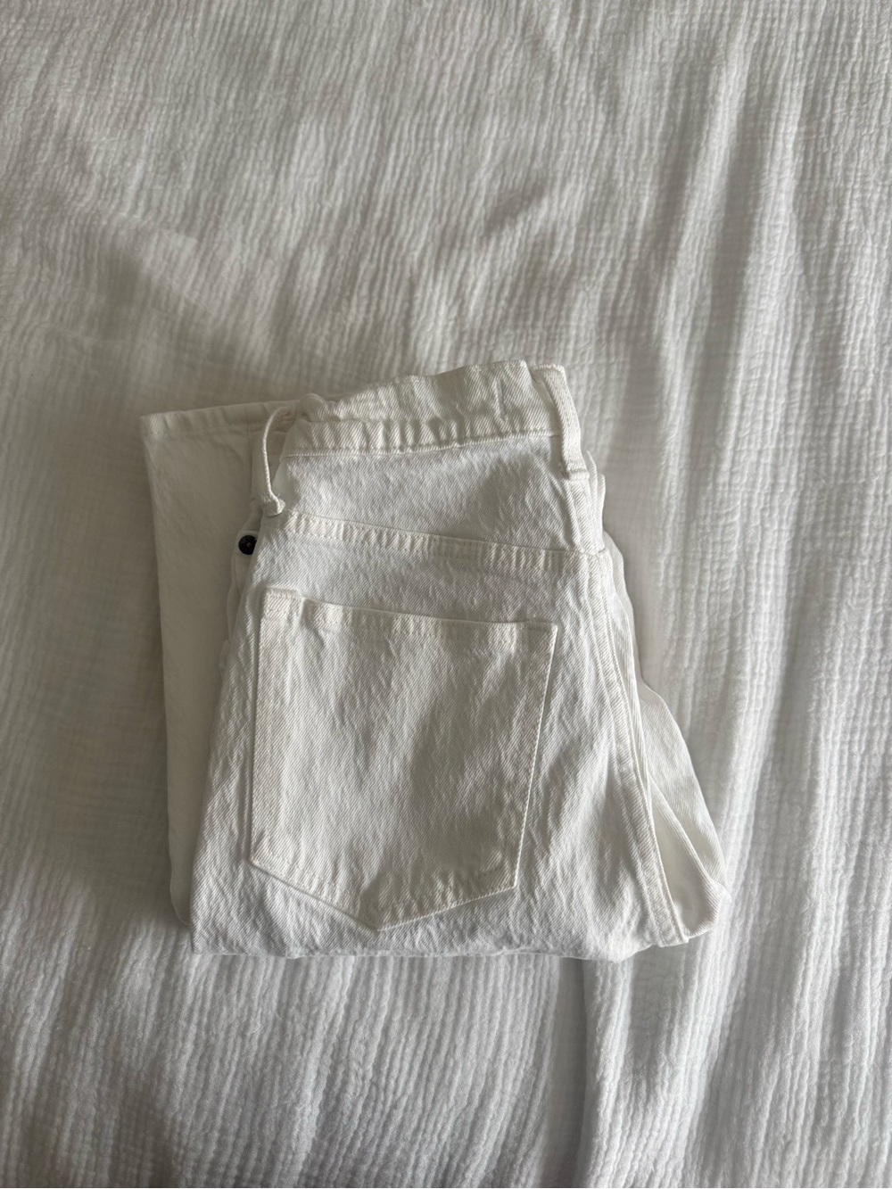 Abercrombie & Fitch White Straight-Leg Women's Jeans - Picture 3 of 4
